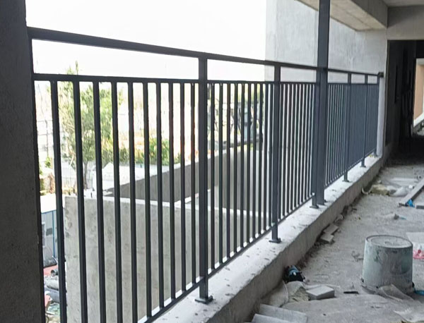 樓房鋅鋼護(hù)欄